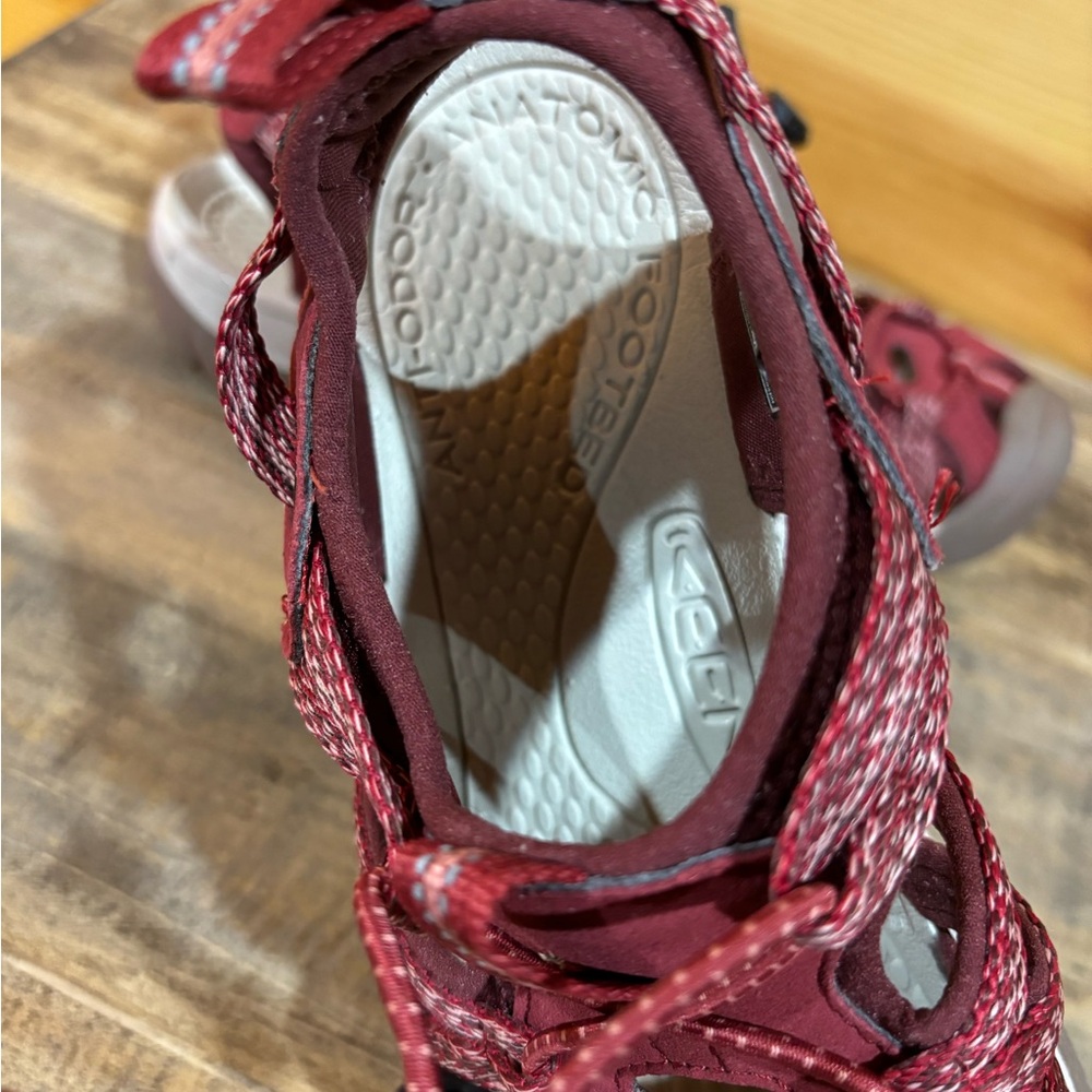KEEN Whisper Sandals - Picture 6 of 10